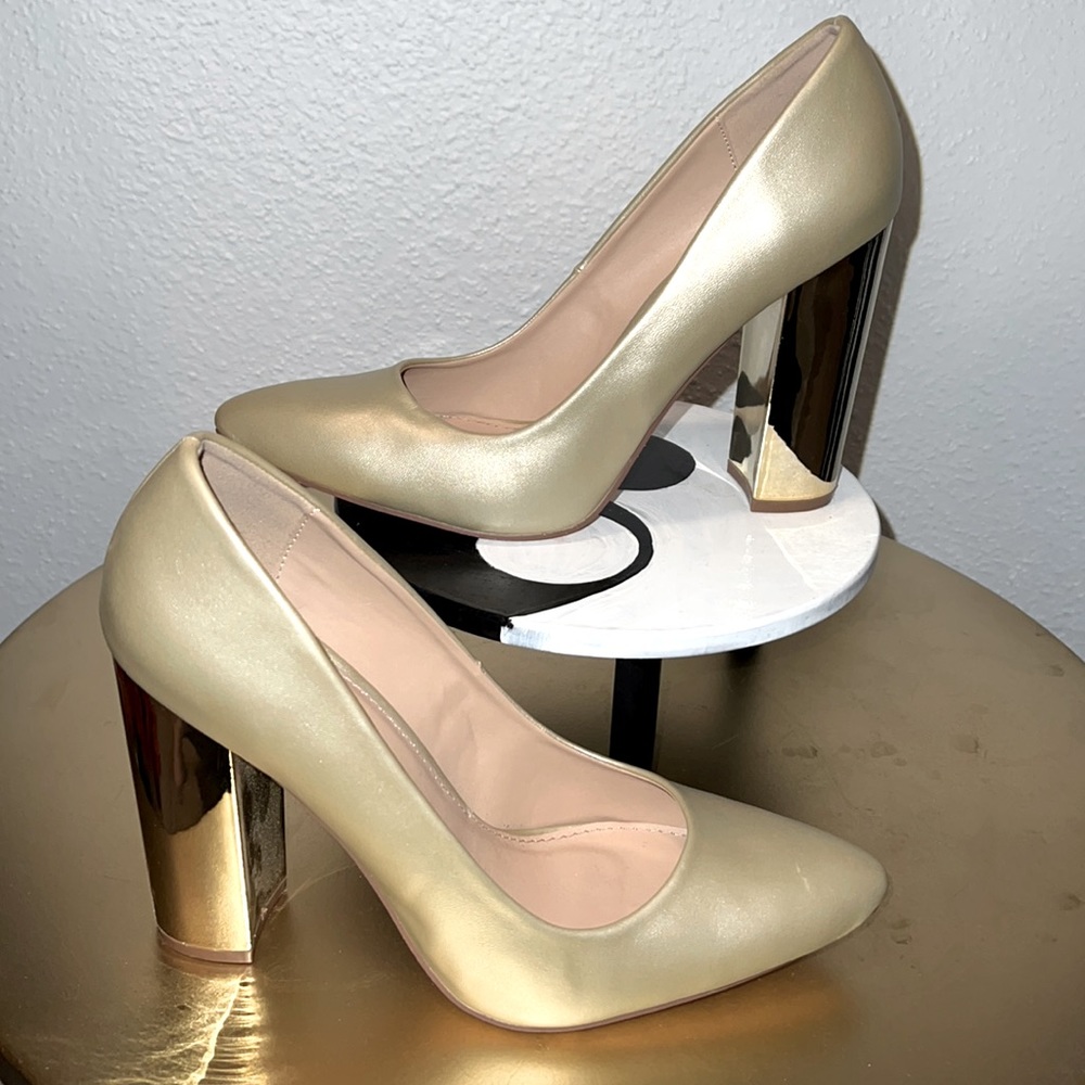 4 inch Gold Metallic Block Heels ✨
